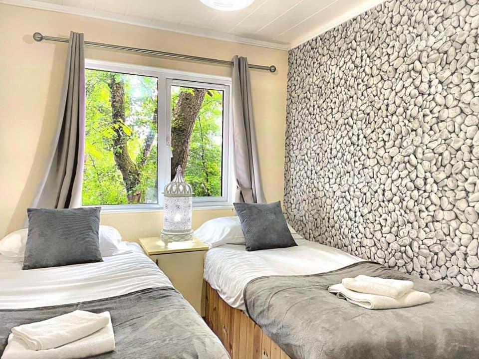 Woodland View -Hot Tub-Tenby-Carmarthen-Сент-Клирс Экстерьер фото
